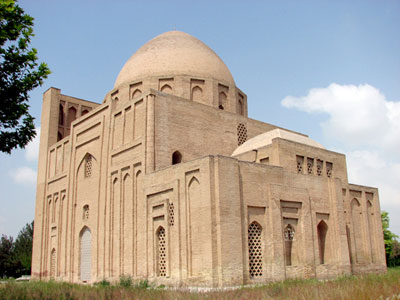 مکان دیدنی گنبد هارونیه تور مشهد