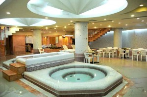 xn----4mcbuhcsd6mvade17j9n pool hotel